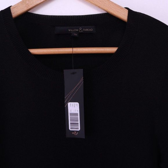 WILLOW&THREAD Black Flare Knit Dress - Picture 3 of 6